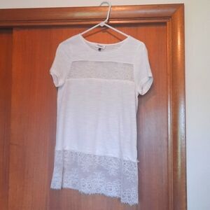 Nice Off-White top to wear with dress pants or jeans. Size Small.